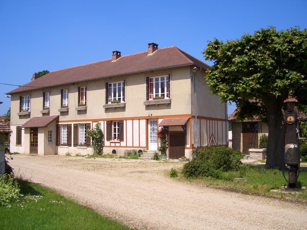 Forest Farm Bed & Breakfast Bois-Jerome-Saint-Ouen Exterior photo